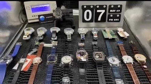 在广州，可以找到一条街集中销售高仿手表。 高仿 手表 手表资讯  第1张