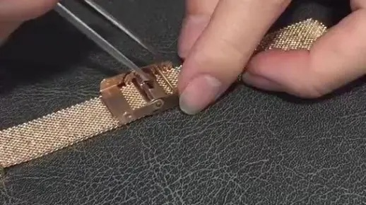 DW手表扣不起 手表扣的维修方法和注意事项 失灵 弹簧 卡扣 手表 手表资讯  第1张