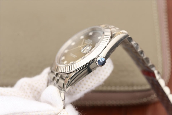 女式高仿表横扫时尚圈爆款来袭抢购热潮席卷各大电商平台 时尚圈 高仿表 手表资讯 第3张 女式高仿表横扫时尚圈爆款来袭抢购热潮席卷各大电商平台 时尚圈 高仿表 手表资讯 第3张