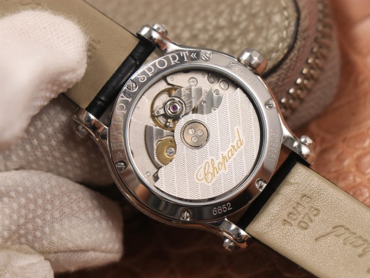 奢华复刻版萧邦手表精湛工艺再现经典魅力 经典 手表 手表资讯  第2张
