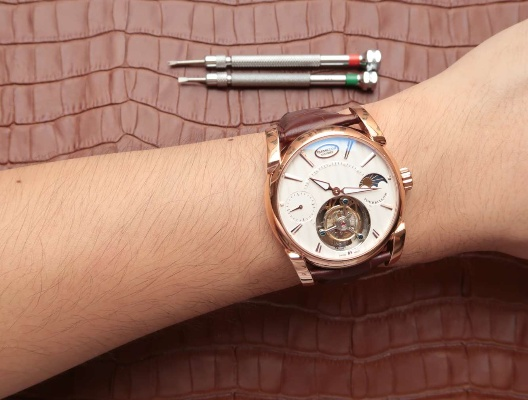 顶级复刻表续航力惊人惊人待机时长一戴可超一周 表盘 续航力 外观设计 复刻表 手表资讯 第3张 顶级复刻表续航力惊人惊人待机时长一戴可超一周 表盘 续航力 外观设计 复刻表 手表资讯 第3张