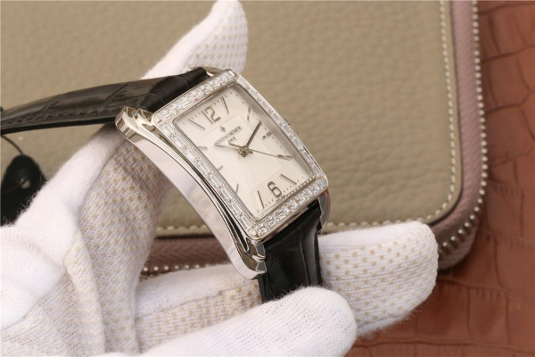 江诗丹顿女表高仿版引发热议奢华腕间演绎时尚传奇 江诗丹顿 女表 手表资讯  第3张